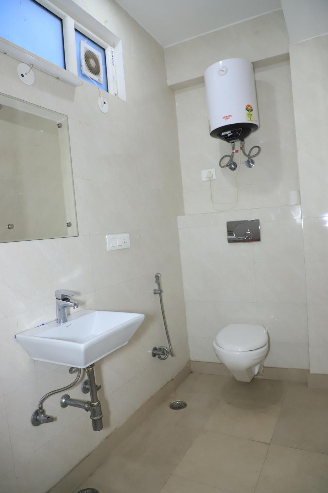 Moon Residency Near Yashobhoomi Convention Centre New Delhi