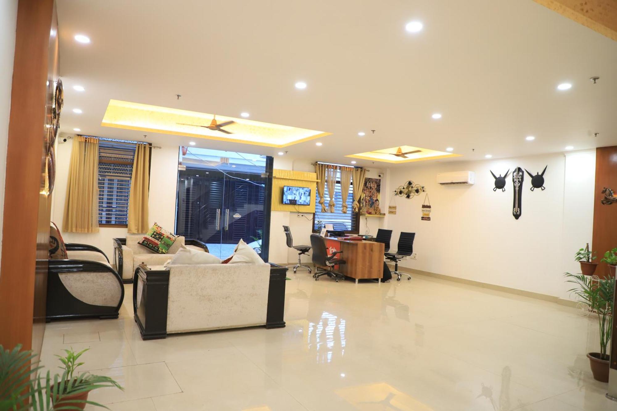 Moon Residency Near Yashobhoomi Convention Centre New Delhi