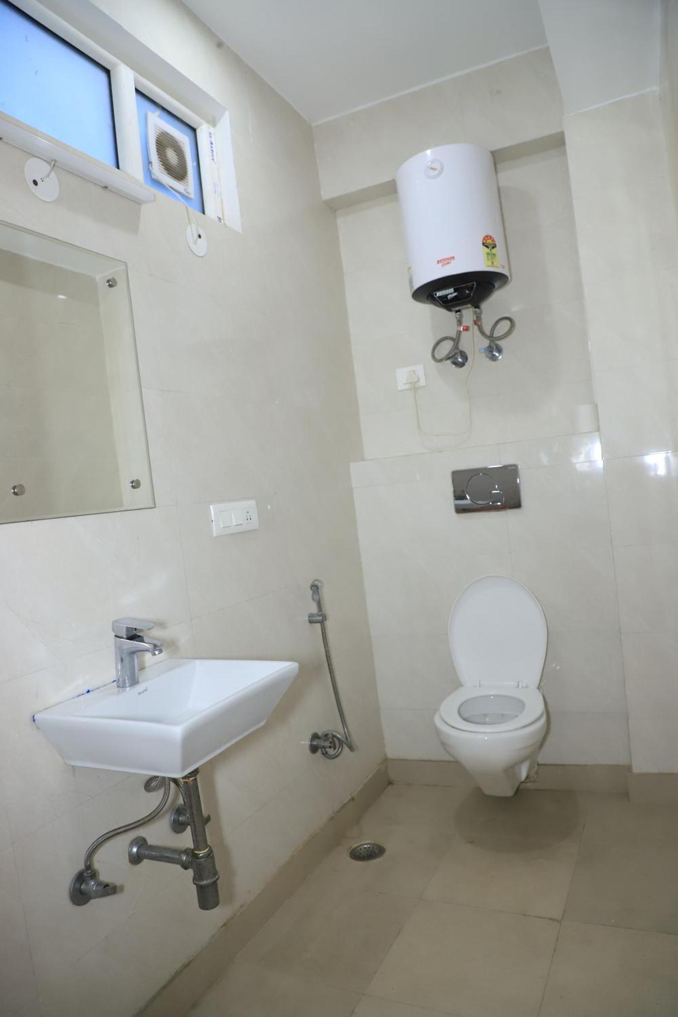 Moon Residency Near Yashobhoomi Convention Centre New Delhi