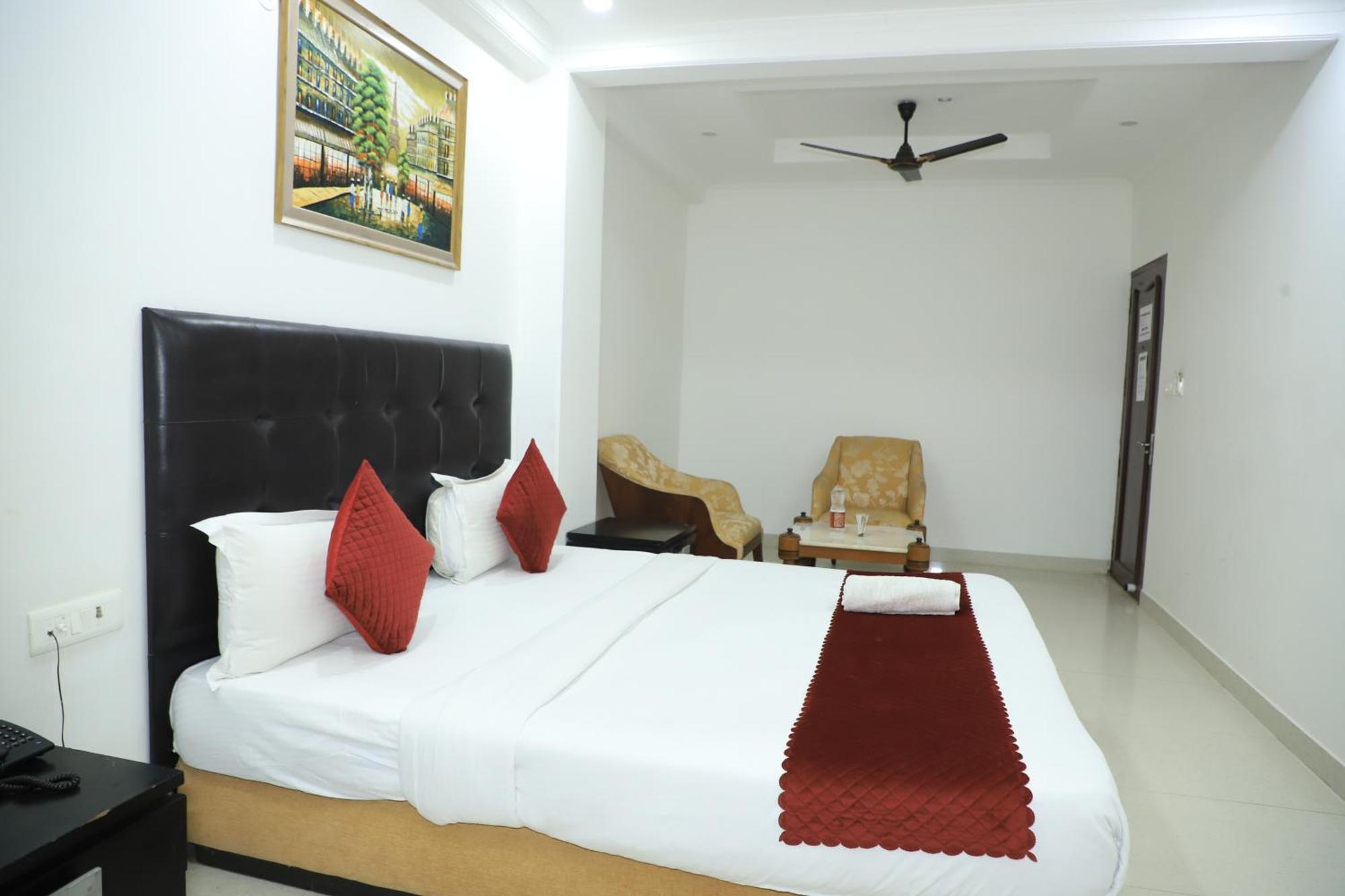 Hotel Moon Residency Near Yashobhoomi Convention Centre New Delhi